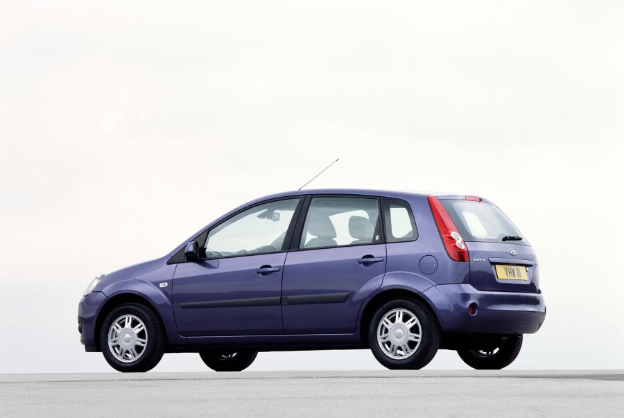  Ford Fiesta 2006 года  (фото 30 из 42)